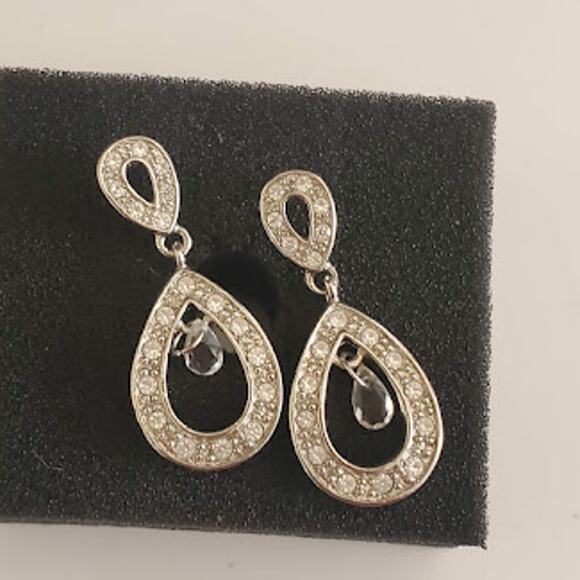 Monet Silver Tone Pave Crystal Dangle Earrings‎ Tear Drop - Picture 1 of 5